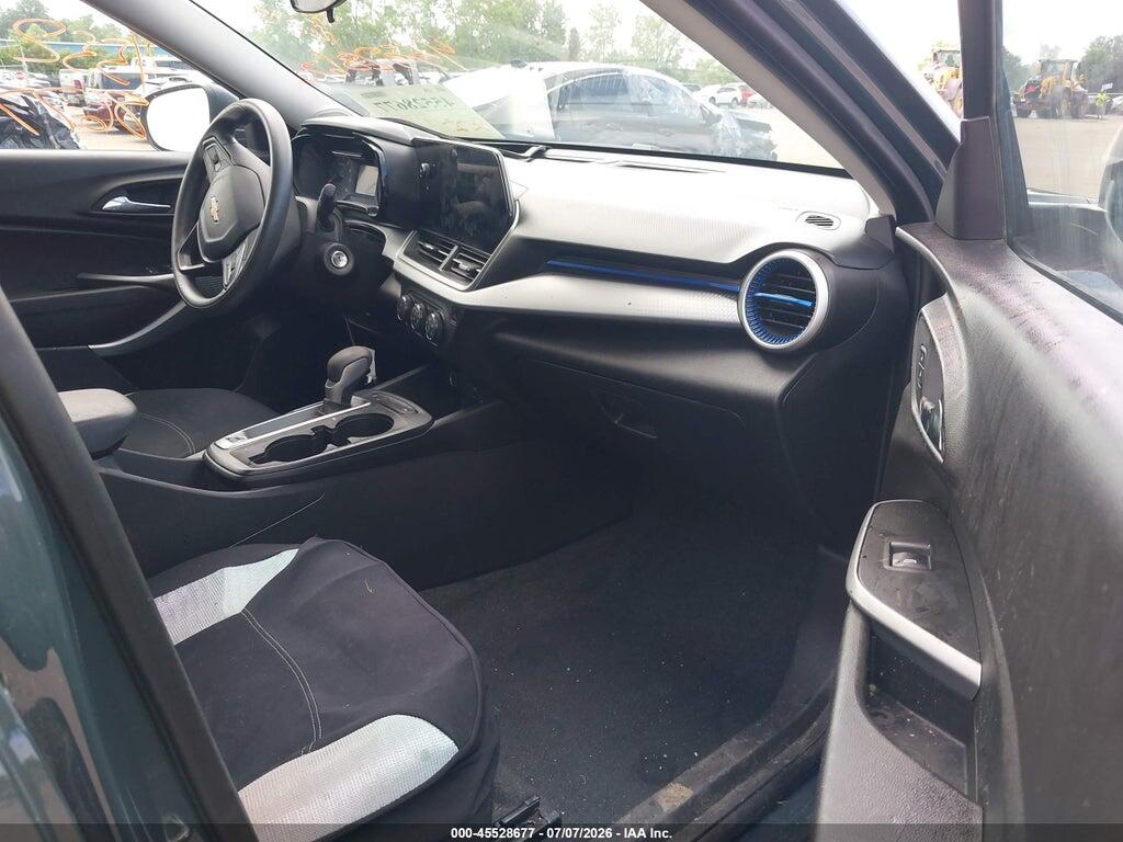 KL77LFEP6SC136467 2025 CHEVROLET TRAX photo no. 5