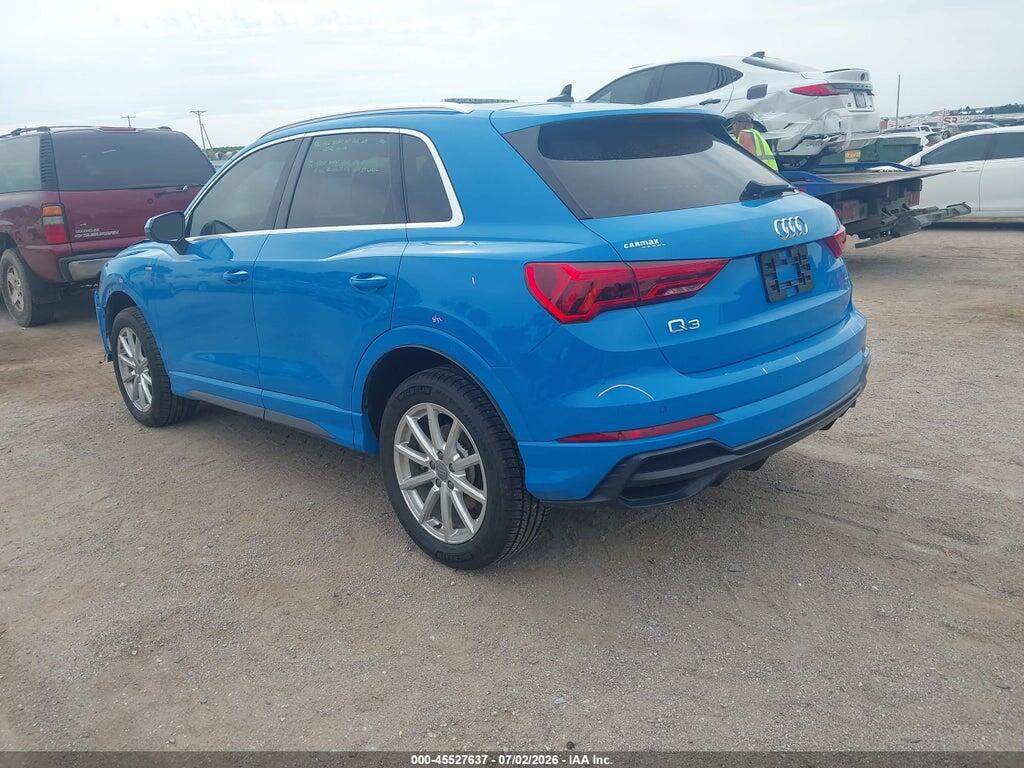 WA1EECF34L1030069 2020 AUDI Q3 photo no. 3