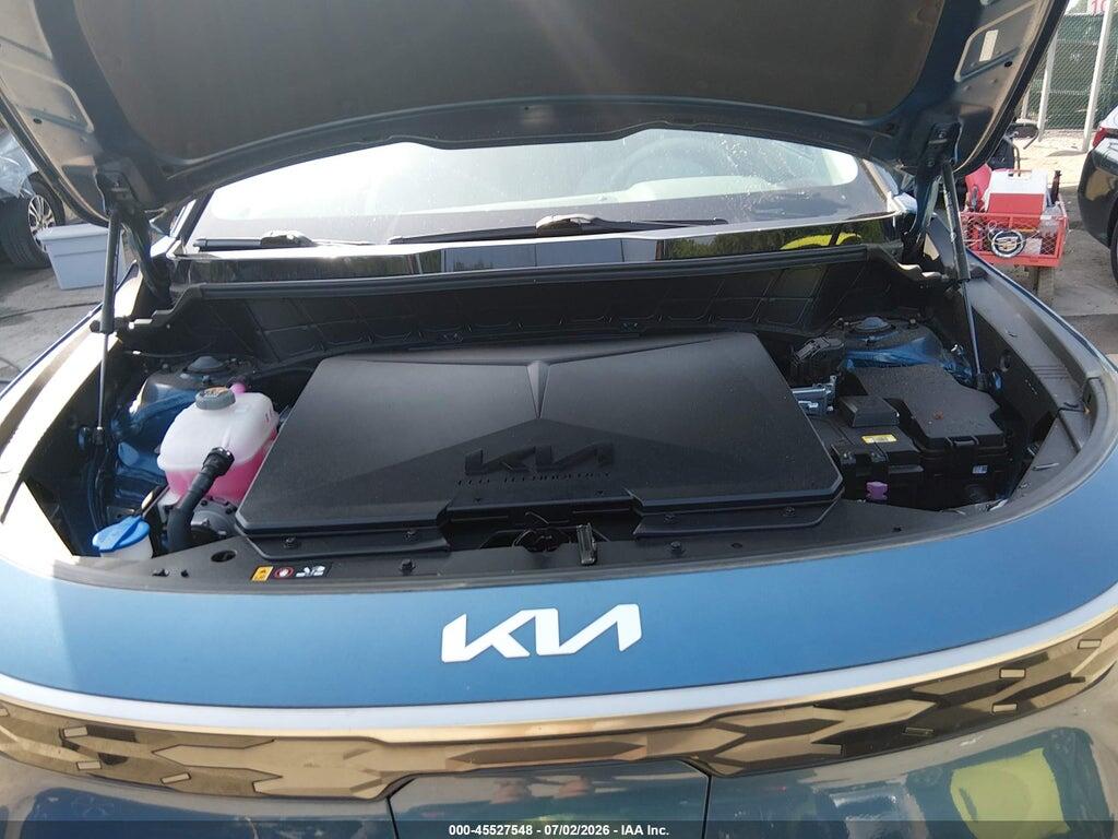 KNDCR3L11P5040657 2023 KIA NIRO EV photo no. 10