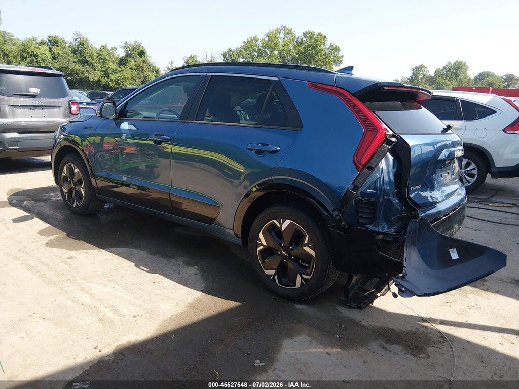 KNDCR3L11P5040657 2023 KIA NIRO EV photo no. 3