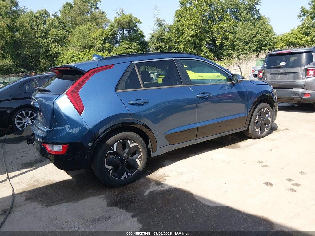 KNDCR3L11P5040657 2023 KIA NIRO EV photo no. 4