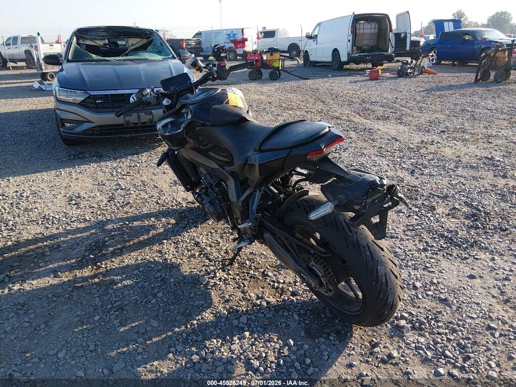 JYARN94E2SA002246 2025 YAMAHA MT09 photo no. 3