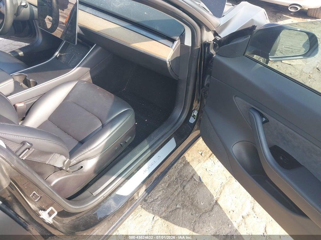 5YJ3E1EA3JF036175 2018 TESLA MODEL 3 photo no. 5