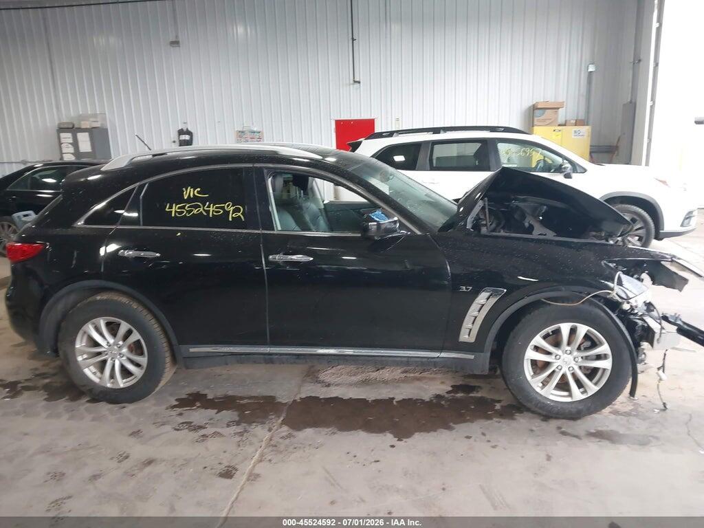 JN8CS1MW2HM411887 2017 INFINITI QX70 photo no. 12