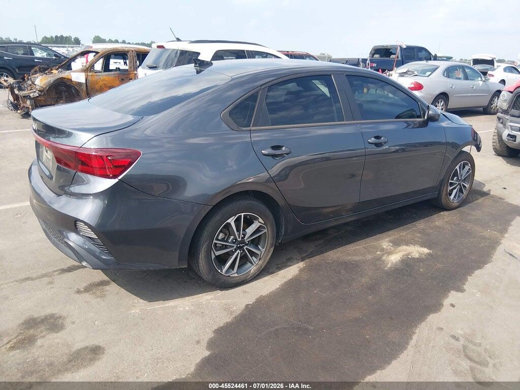 3KPF24AD3PE640458 2023 KIA FORTE photo no. 4