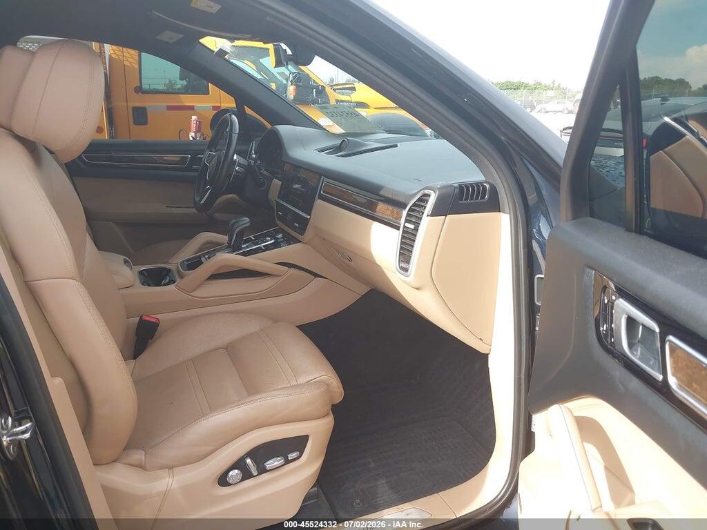 WP1AA2AY2KDA00593 2019 PORSCHE CAYENNE photo no. 5
