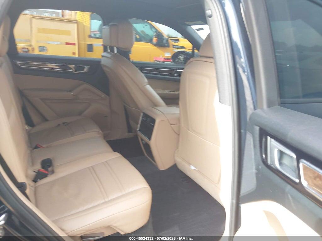 WP1AA2AY2KDA00593 2019 PORSCHE CAYENNE photo no. 8