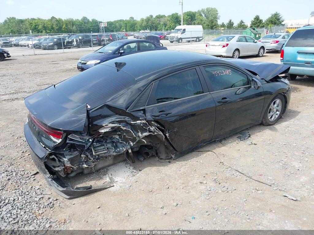 5NPLL4AG8MH047454 2021 HYUNDAI ELANTRA photo no. 4