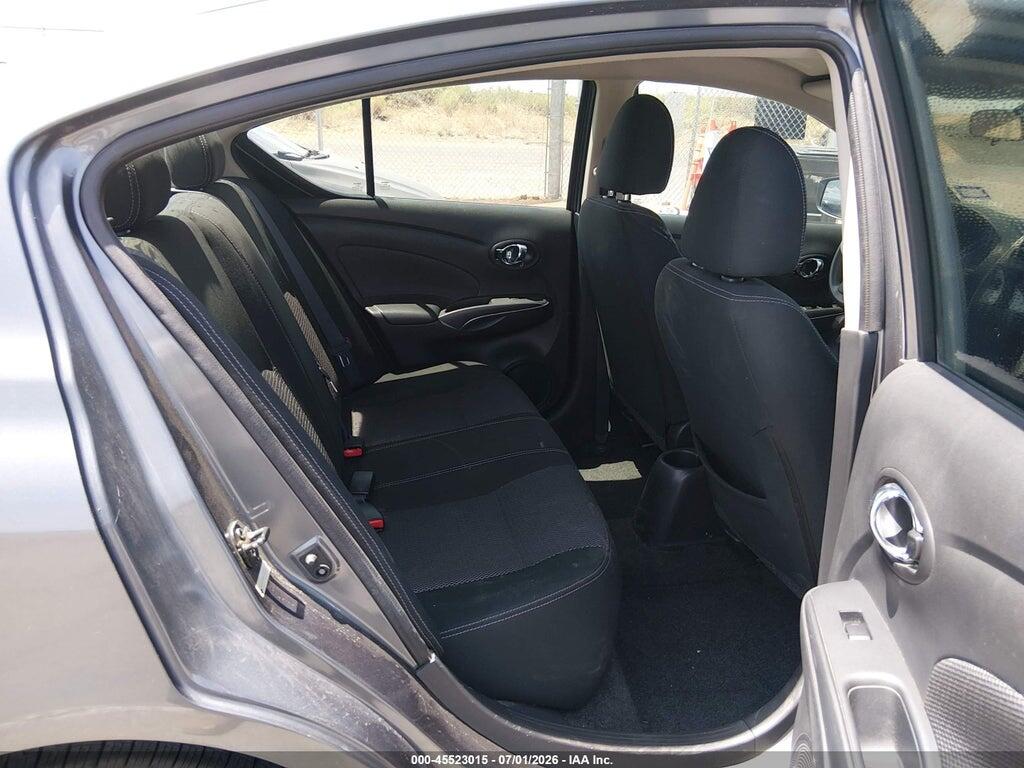 3N1CN7AP5JL835313 2018 NISSAN VERSA photo no. 8