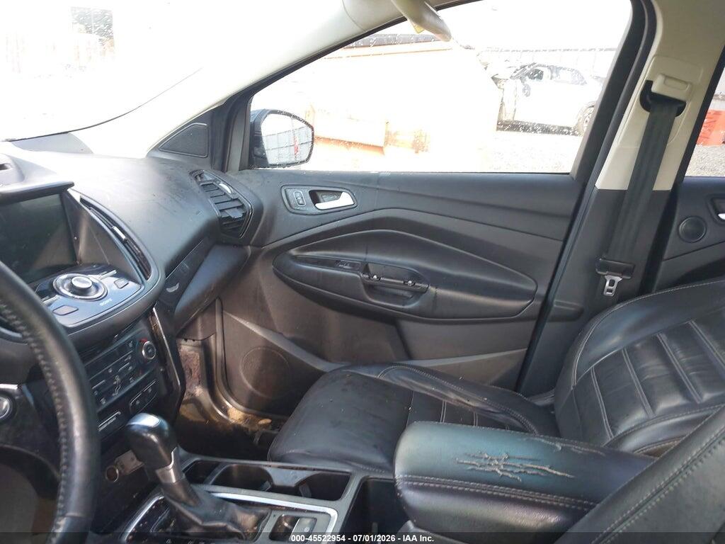 1FMCU0JD8HUC19128 2017 FORD ESCAPE photo no. 5