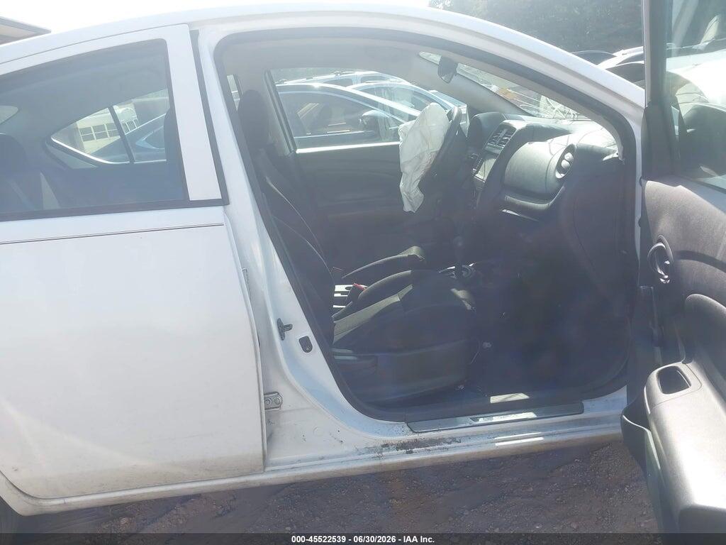 3N1CN7AP7KL806980 2019 NISSAN VERSA photo no. 5