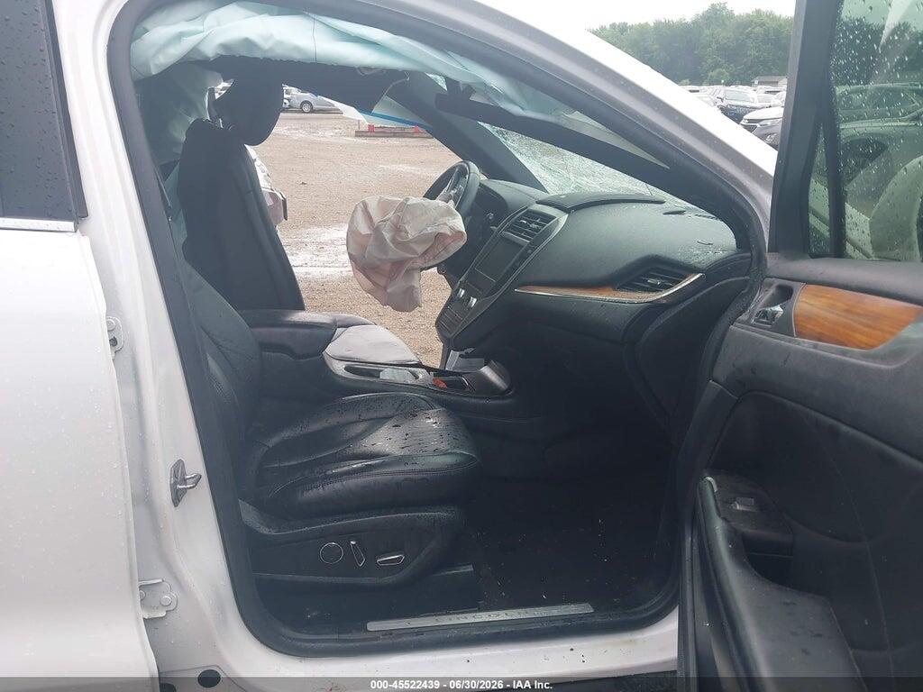 5LMCJ2D93KUL43078 2019 LINCOLN MKC photo no. 5