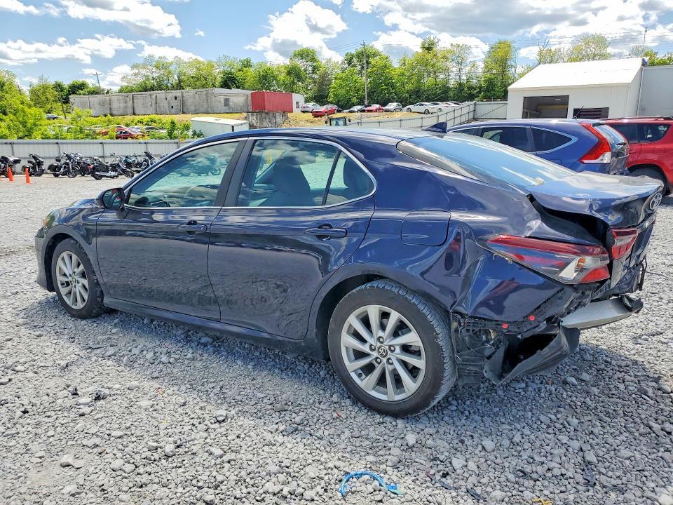 2021 TOYOTA CAMRY LE — Фото 2 из 13