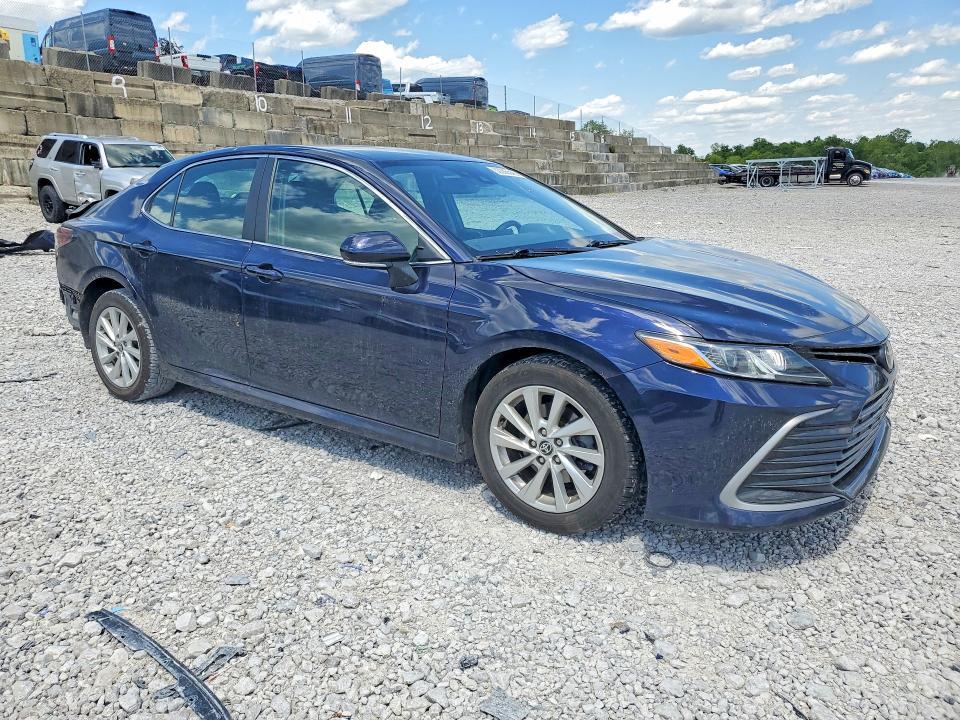 2021 TOYOTA CAMRY LE — Фото 4 из 13