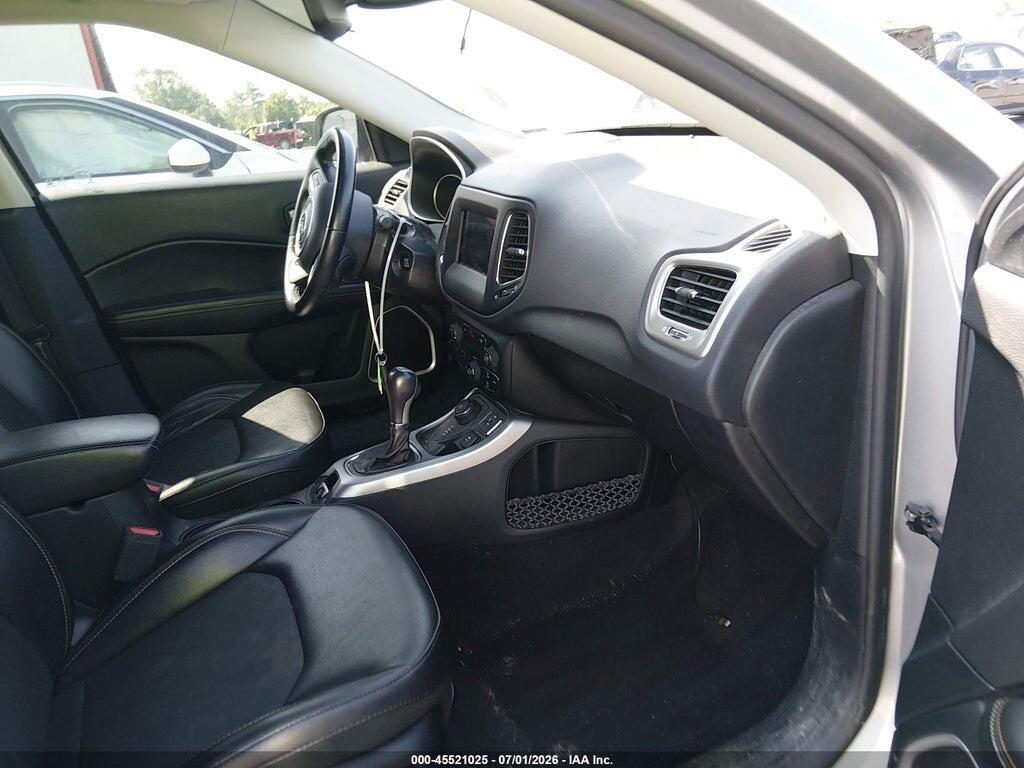 3C4NJDBB3KT596784 2019 JEEP COMPASS photo no. 5
