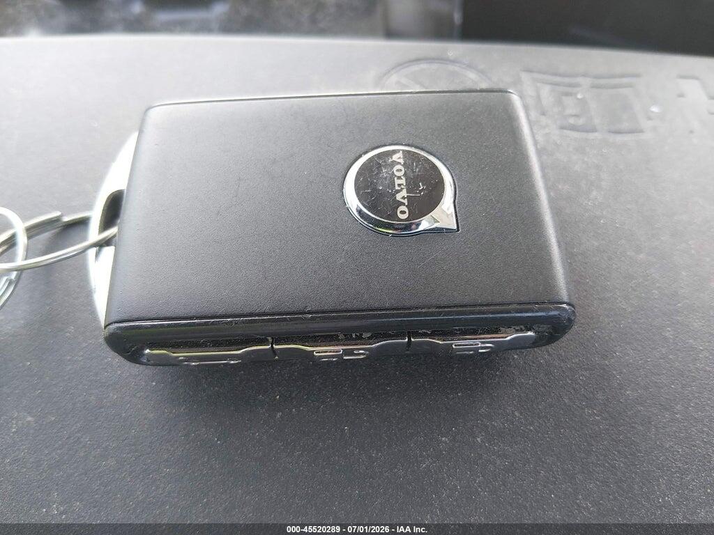 YV4L12UEXS2509884 2025 VOLVO XC40 photo no. 11