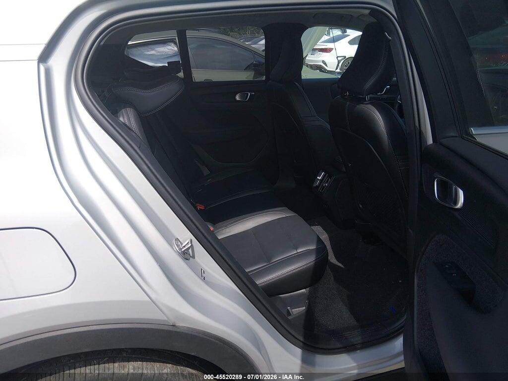 YV4L12UEXS2509884 2025 VOLVO XC40 photo no. 8