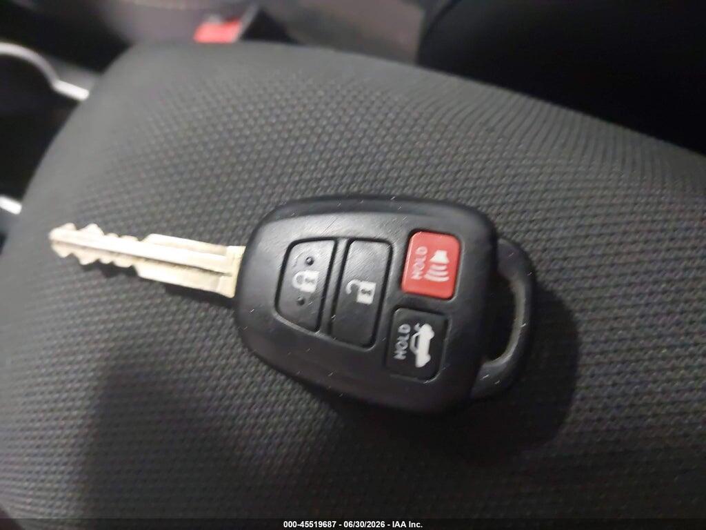 5YFBURHE9JP852291 2018 TOYOTA COROLLA photo no. 11