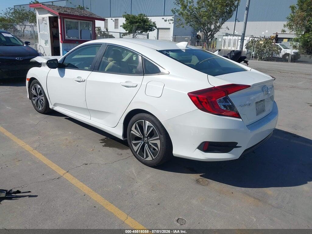 JHMFC1F33JX030268 2018 HONDA CIVIC photo no. 3