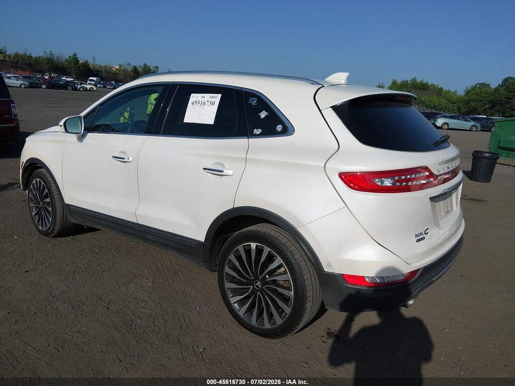 5LMCJ4D91KUL16375 2019 LINCOLN MKC photo no. 3