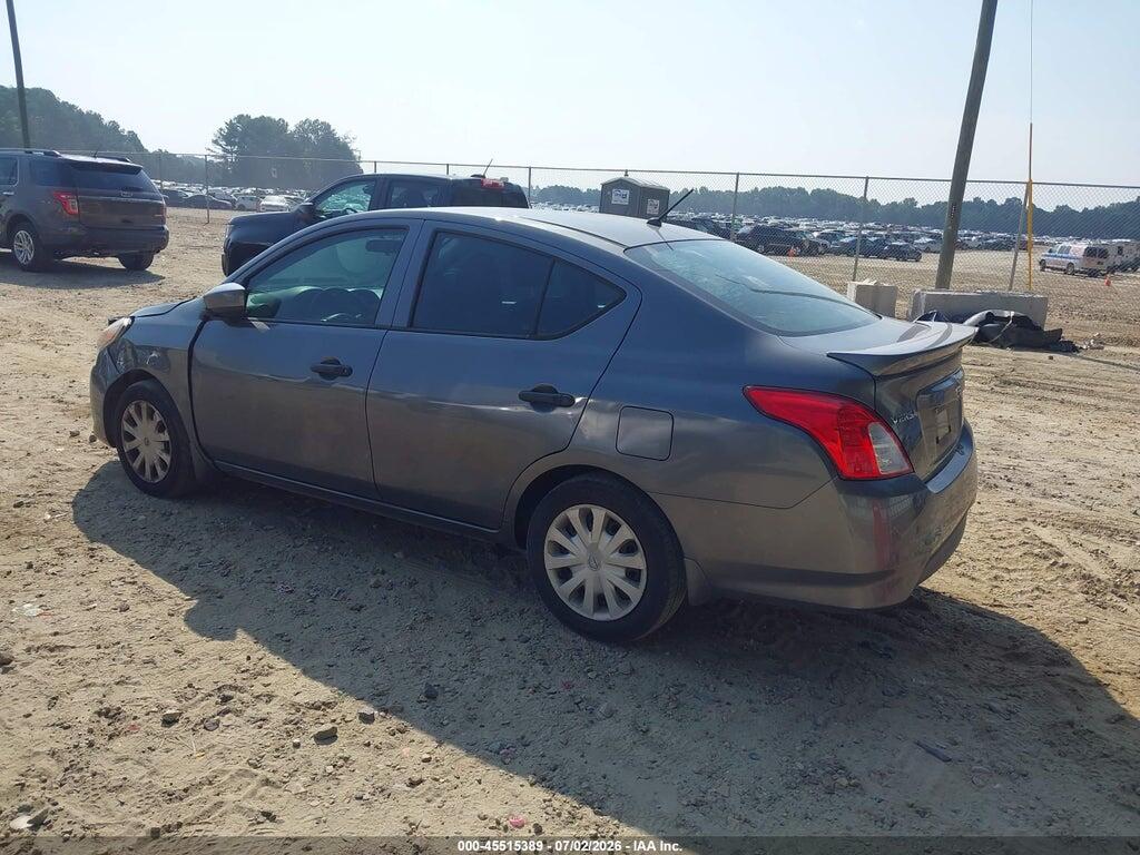 3N1CN7AP5JL881661 2018 NISSAN VERSA photo no. 3