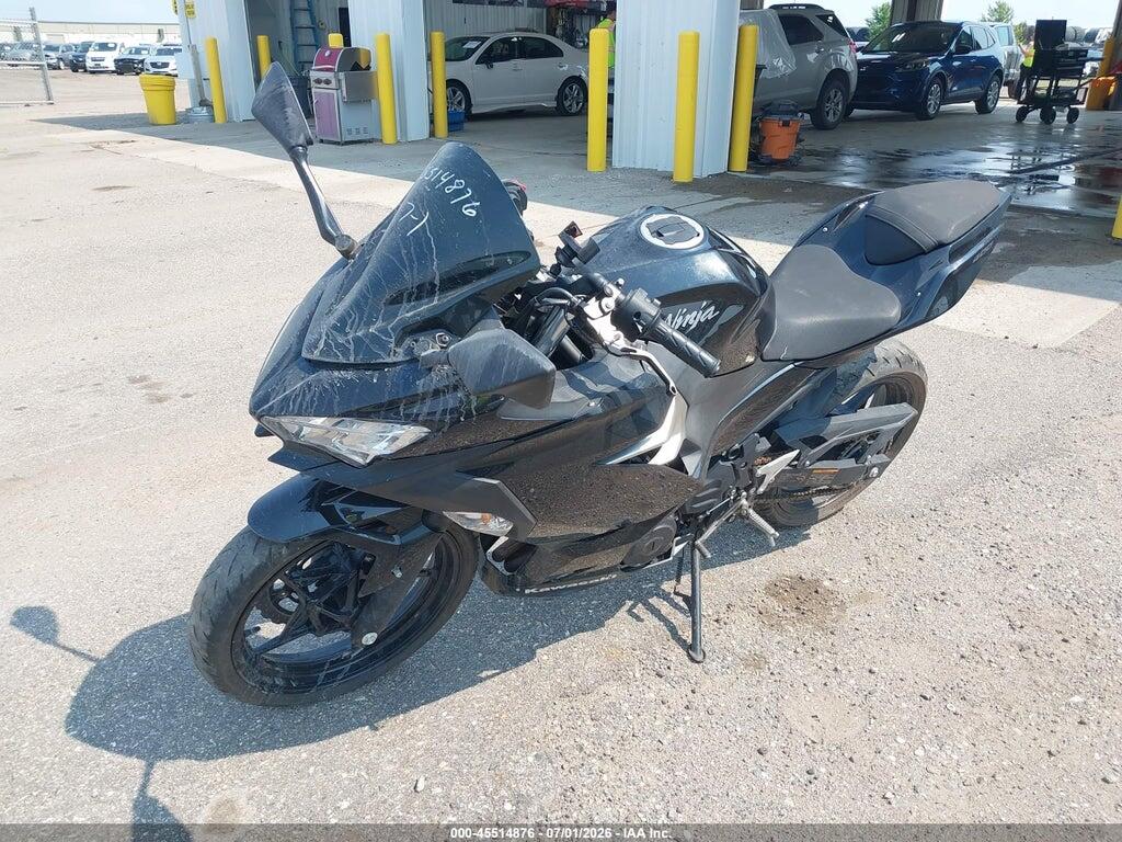 JKAEXKH12KDA40681 2019 KAWASAKI EX400 photo no. 2