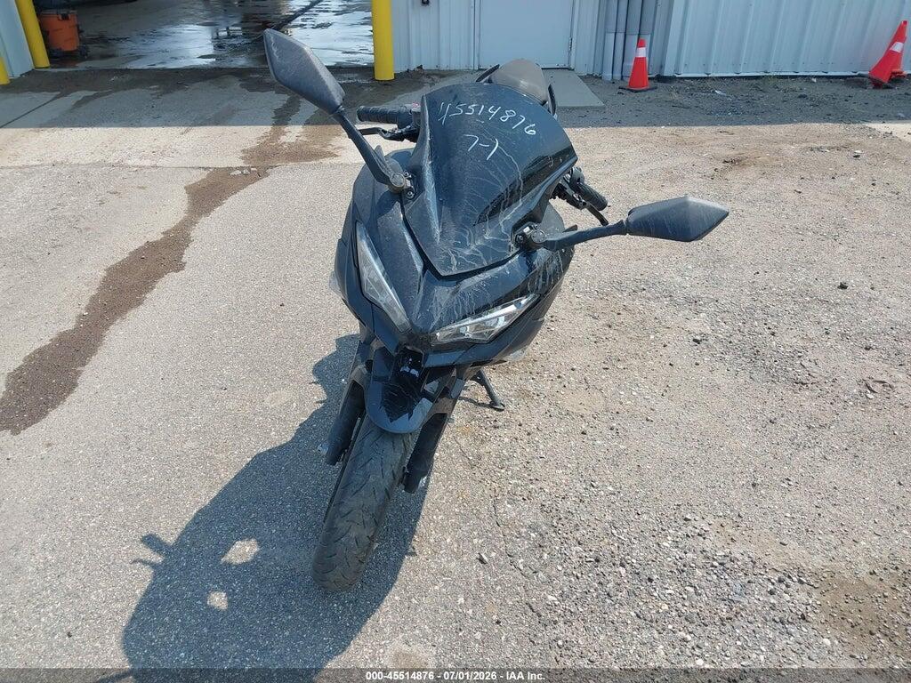 JKAEXKH12KDA40681 2019 KAWASAKI EX400 photo no. 5
