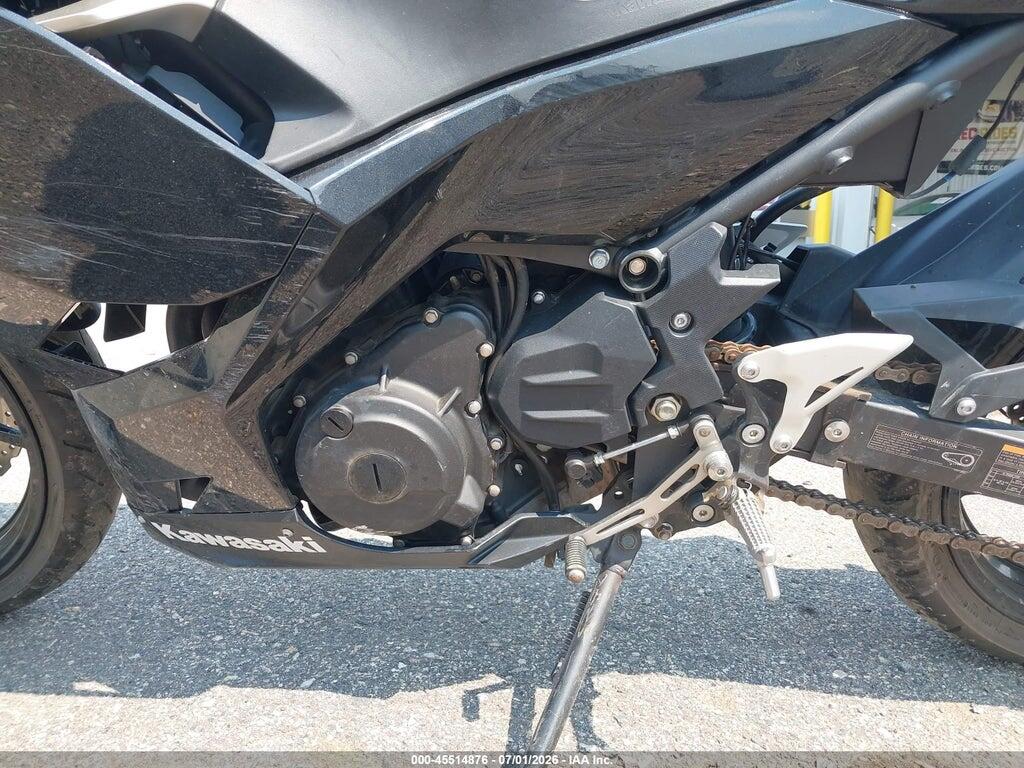 JKAEXKH12KDA40681 2019 KAWASAKI EX400 photo no. 9