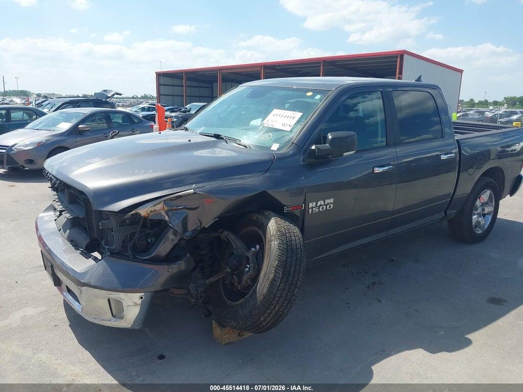 1C6RR7LM9JS355895 2018 RAM 1500 photo no. 2
