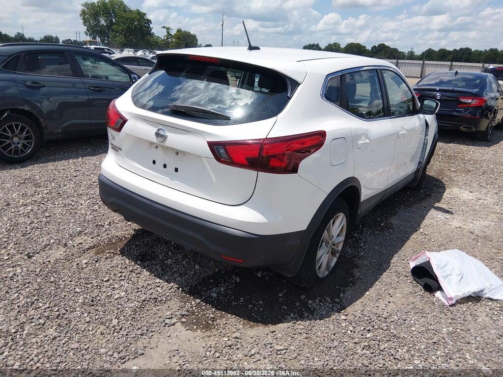 JN1BJ1CP8JW157426 2018 NISSAN ROGUE SPORT photo no. 4
