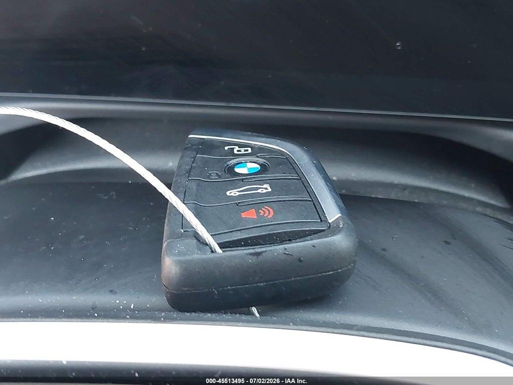 3MW69CW00T8F98140 2026 BMW 330I photo no. 11