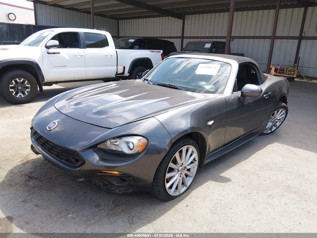 JC1NFAEK3J0137856 2018 FIAT 124 SPIDER photo no. 2