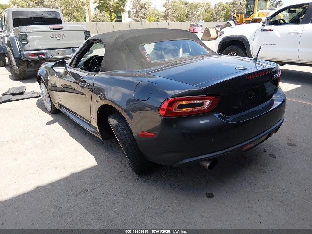JC1NFAEK3J0137856 2018 FIAT 124 SPIDER photo no. 3