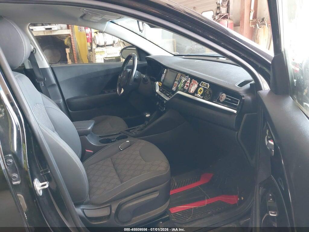 KNDCB3LC0L5419827 2020 KIA NIRO photo no. 5