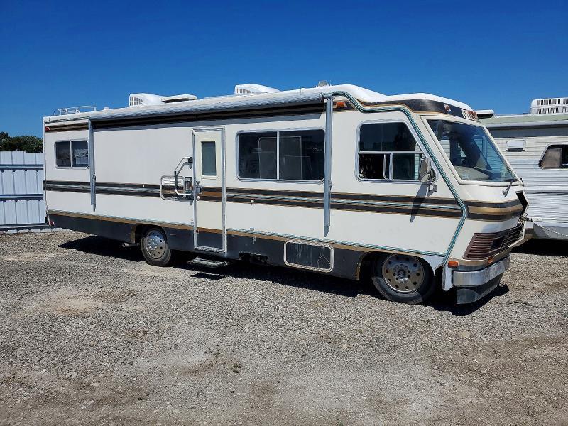1982 CHEVROLET P30 1GBKP37W6C3305705