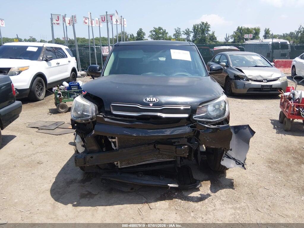 KNDJN2A23J7900496 2018 KIA SOUL photo no. 12