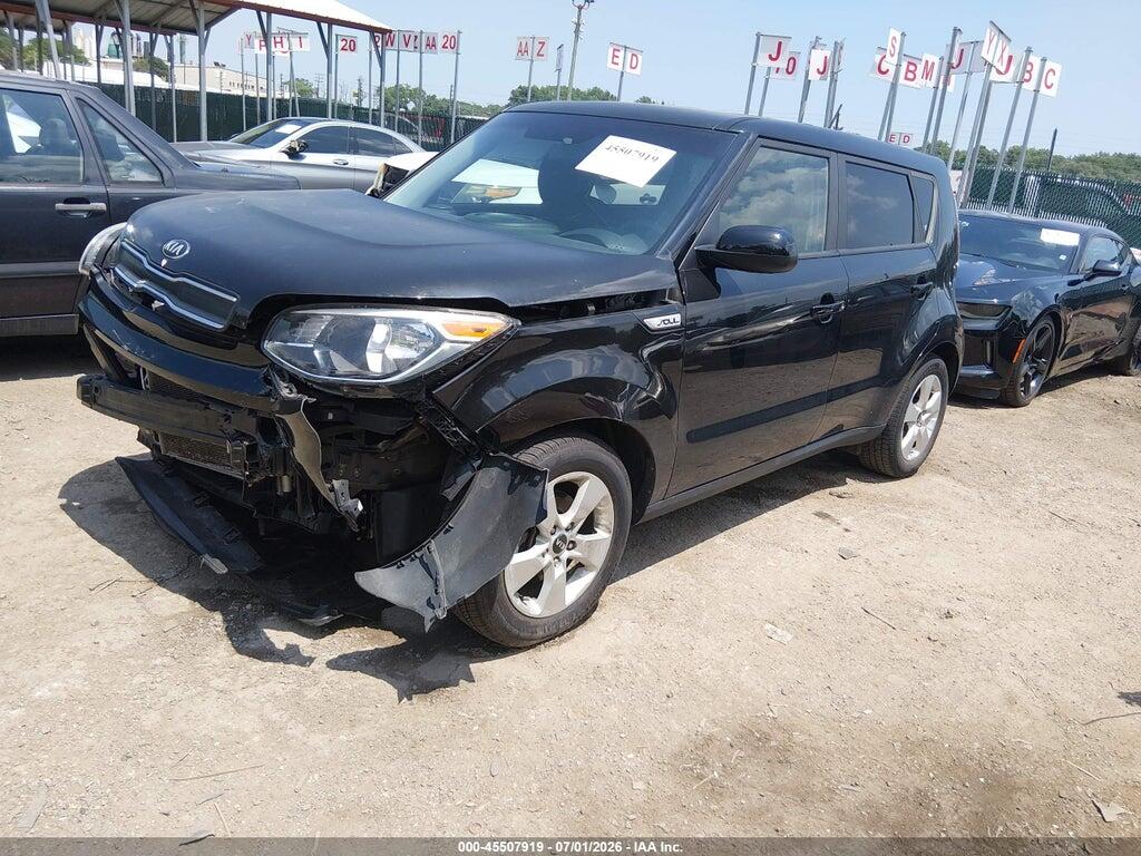 KNDJN2A23J7900496 2018 KIA SOUL photo no. 2