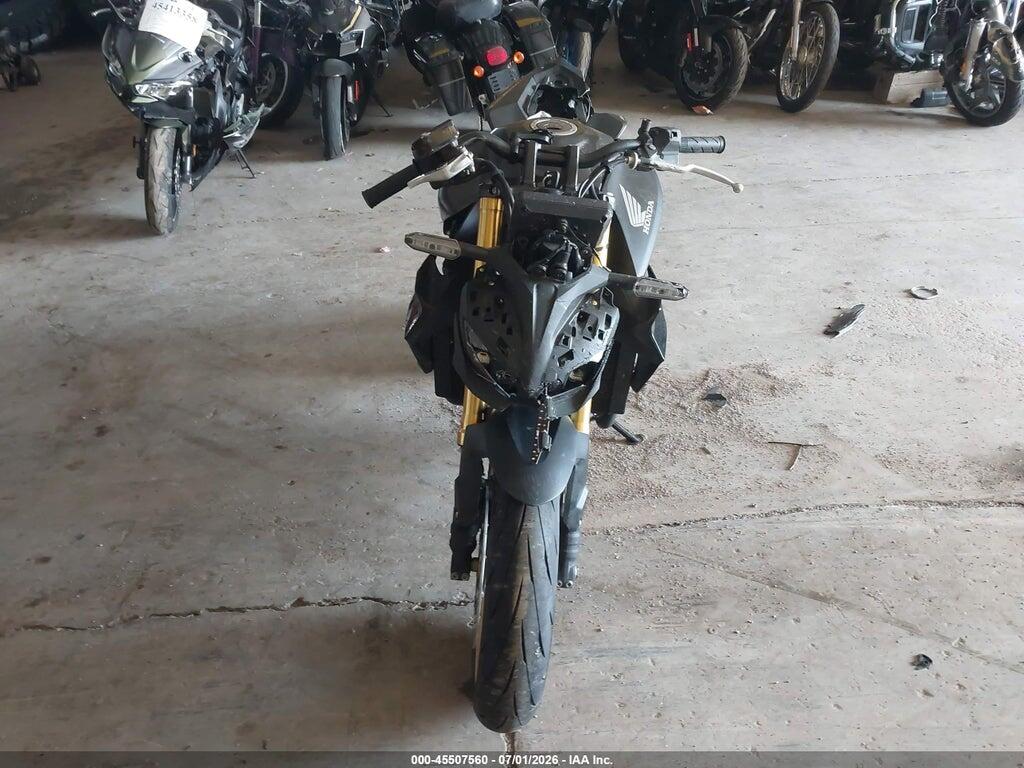 JH2SC8611SK000604 2025 HONDA CB1000 photo no. 5