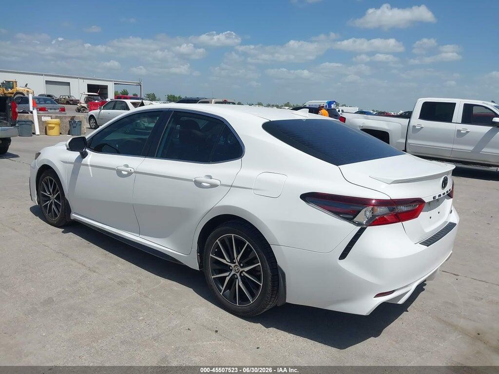 4T1G11AKXMU419615 2021 TOYOTA CAMRY photo no. 3