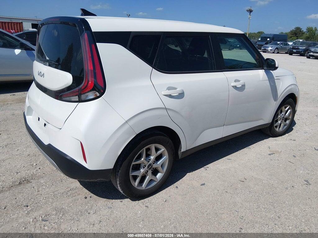 KNDJ23AU2P7870657 2023 KIA SOUL photo no. 4