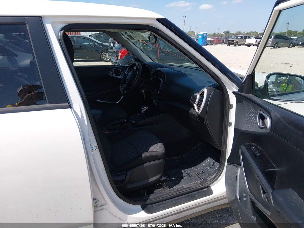 KNDJ23AU2P7870657 2023 KIA SOUL photo no. 5