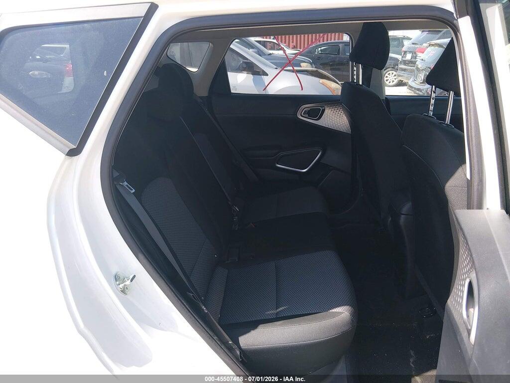 KNDJ23AU2P7870657 2023 KIA SOUL photo no. 8