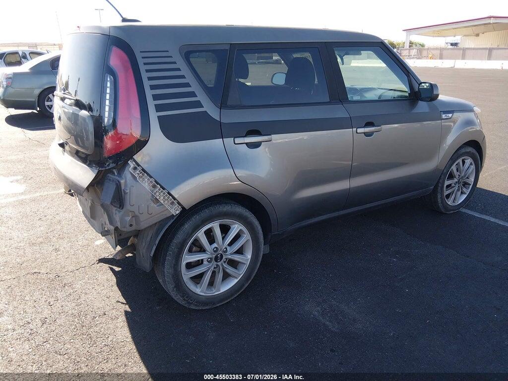 KNDJP3A56J7539145 2018 KIA SOUL photo no. 4