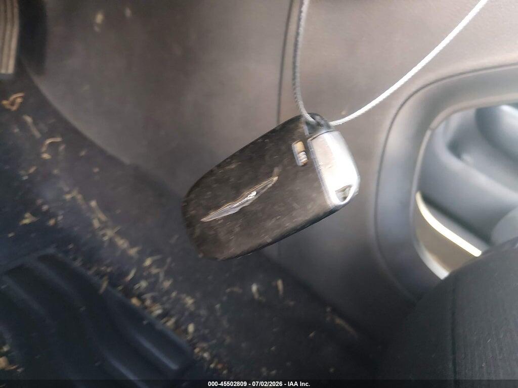 1C3CCCFB1GN196529 2016 CHRYSLER 200 photo no. 11