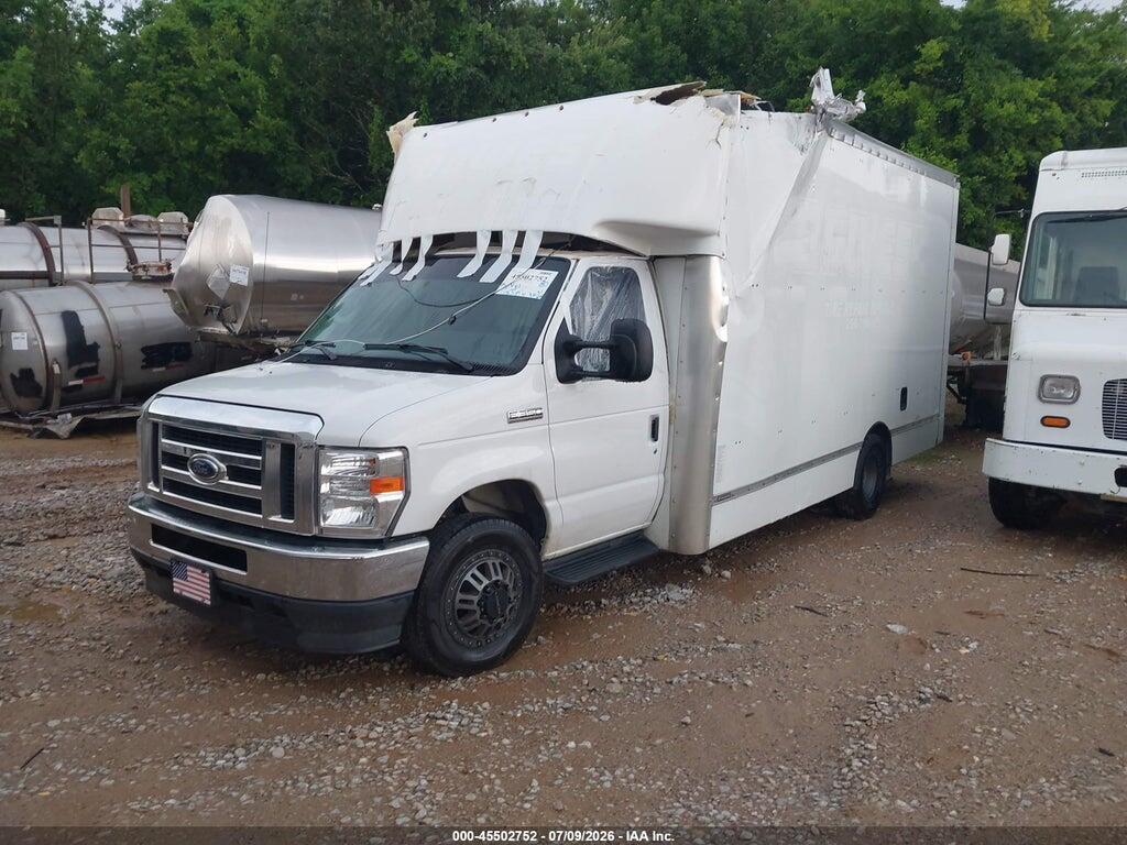 1FDWE3FN1NDC14183 2022 FORD E-350 CUTAWAY photo no. 2