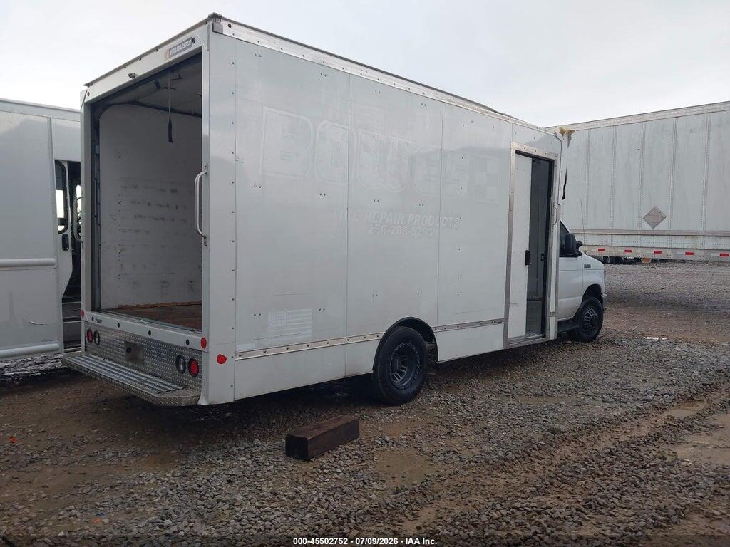 1FDWE3FN1NDC14183 2022 FORD E-350 CUTAWAY photo no. 4