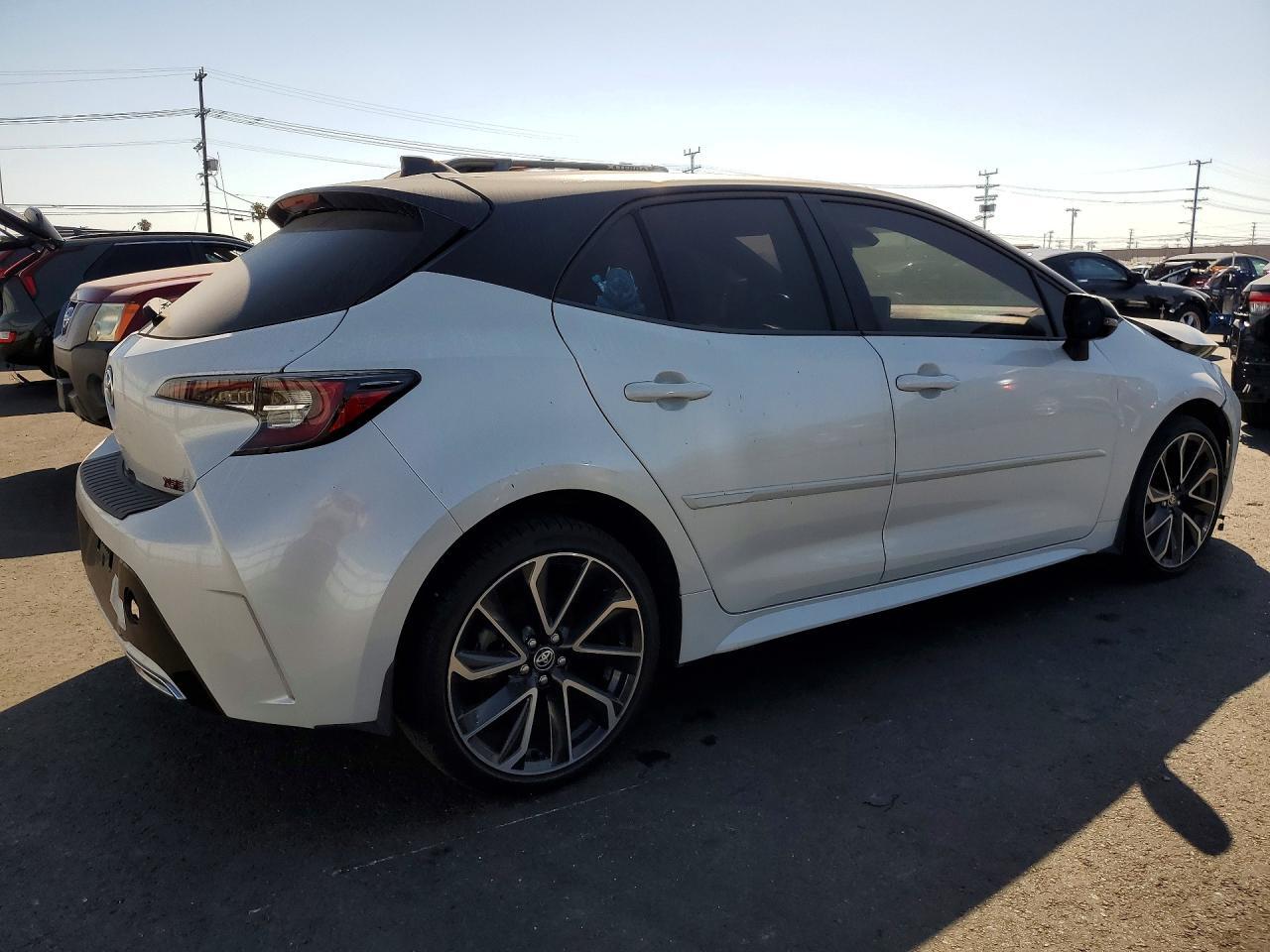 2021 TOYOTA COROLLA XSE — Фото 3 из 12