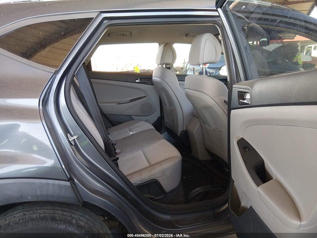 KM8J33A48GU180812 2016 HYUNDAI TUCSON photo no. 8
