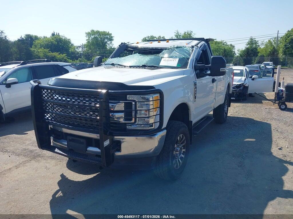 1FTBF3B68HEC19104 2017 FORD F-350 photo no. 2