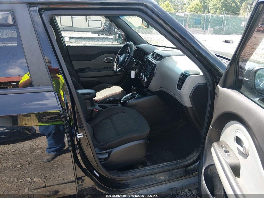 KNDJN2A20J7507099 2018 KIA SOUL photo no. 5
